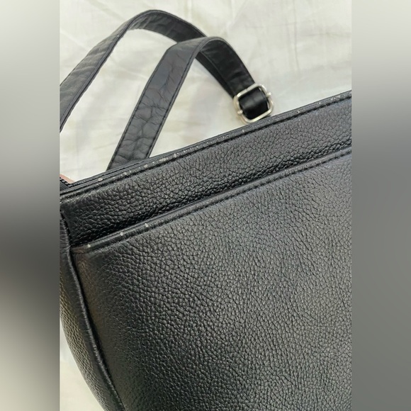 Elegant Black Cross Body Bag - Picture 9 of 16